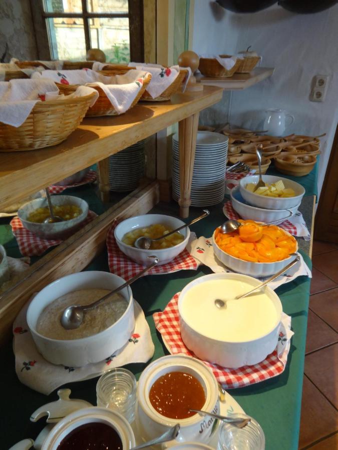 לאוגנג Gourmet-Hotel Gruenwald מראה חיצוני תמונה